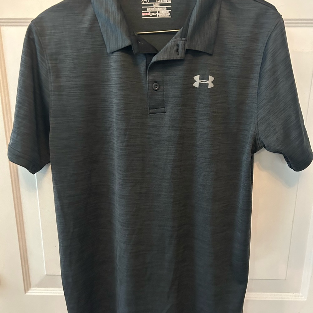 Boy’s YXL Under Armour loose heat gear gray polo. New without tags